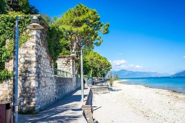Perla Top Floor Apartment Σιρμιόνε Εξωτερικό φωτογραφία